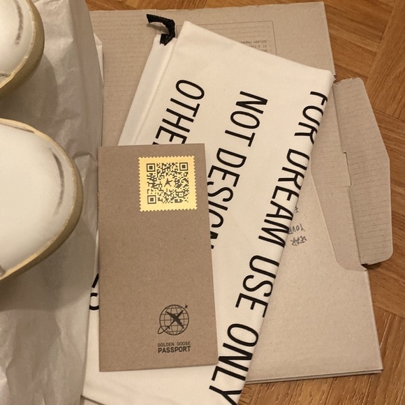 GOLDEN GOOSE WHITE SUPER STAR WITH STAR AND DARK NAVY HELLS. SIZE 39. NEW - Picture 7 of 13